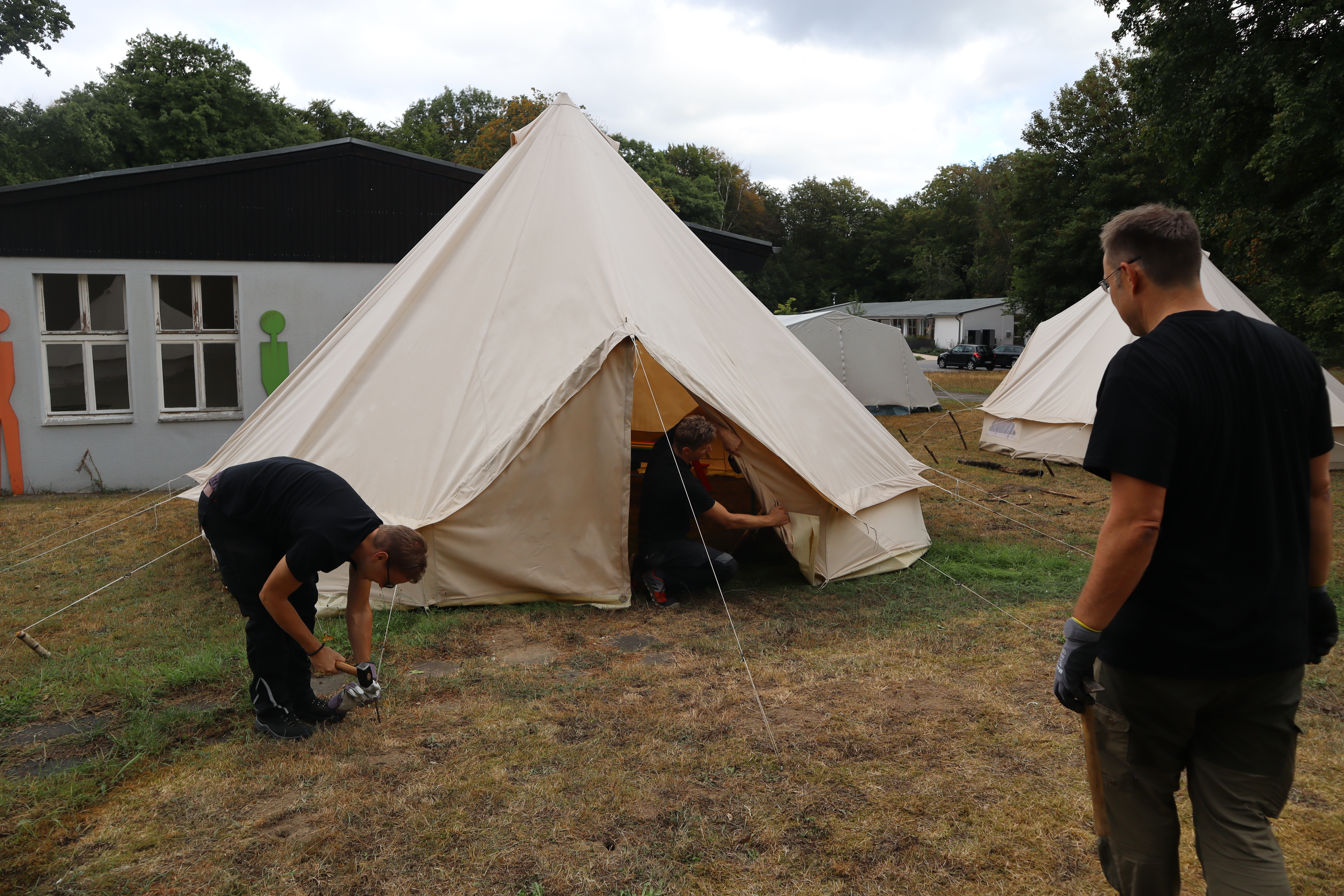 Fizing the tents
